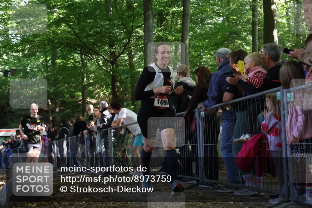 28.09.2025 - 33. Volkslauf durch das schöne Alstertal Strokosch-Dieckow http://msf.ph/oto/8973759 28.09.2025 12:23:33 Ziel 1072, 1096, 1735 meine-sportfotos.de