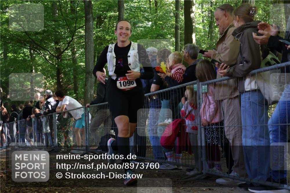 28.09.2025 - 33. Volkslauf durch das schöne Alstertal Strokosch-Dieckow http://msf.ph/oto/8973760 28.09.2025 12:23:33 Ziel 1072, 1096, 1735 meine-sportfotos.de