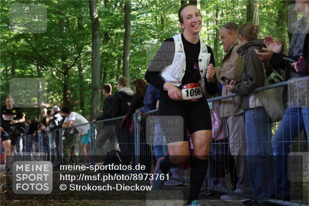 28.09.2025 - 33. Volkslauf durch das schöne Alstertal Strokosch-Dieckow http://msf.ph/oto/8973761 28.09.2025 12:23:34 Ziel 1072, 1735 meine-sportfotos.de