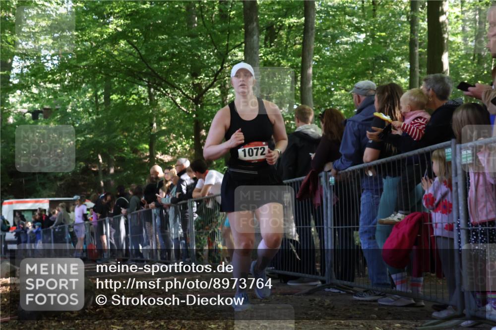 28.09.2025 - 33. Volkslauf durch das schöne Alstertal Strokosch-Dieckow http://msf.ph/oto/8973764 28.09.2025 12:23:41 Ziel 1072 meine-sportfotos.de