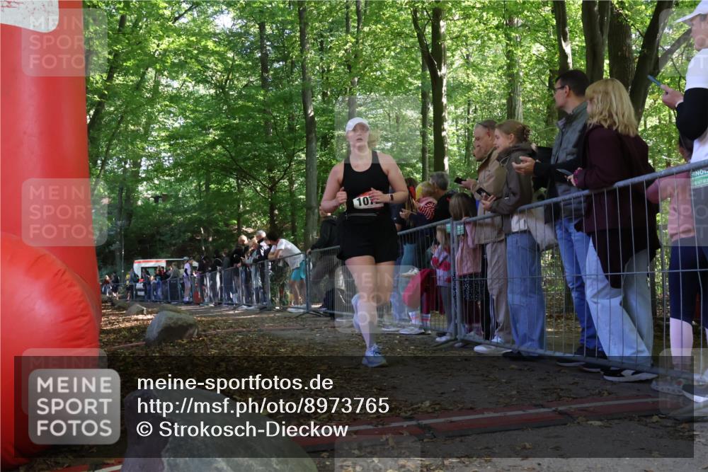 28.09.2025 - 33. Volkslauf durch das schöne Alstertal Strokosch-Dieckow http://msf.ph/oto/8973765 28.09.2025 12:23:41 Ziel 1072 meine-sportfotos.de