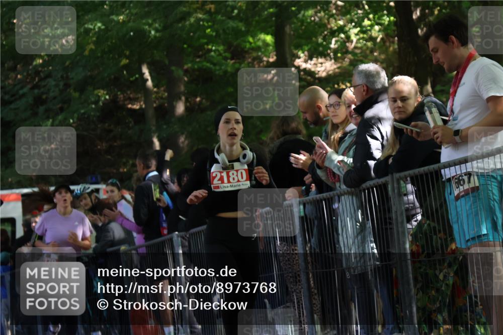 28.09.2025 - 33. Volkslauf durch das schöne Alstertal Strokosch-Dieckow http://msf.ph/oto/8973768 28.09.2025 12:24:02 Ziel 1750, 2180, 2379 meine-sportfotos.de