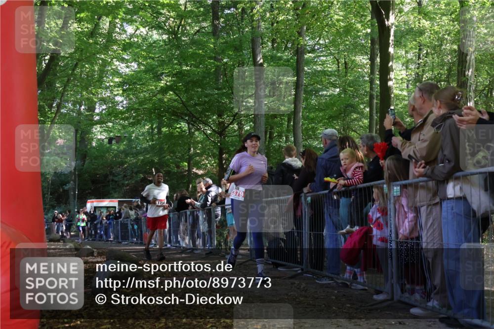 28.09.2025 - 33. Volkslauf durch das schöne Alstertal Strokosch-Dieckow http://msf.ph/oto/8973773 28.09.2025 12:24:07 Ziel 1750, 2298, 2379, 2540 meine-sportfotos.de