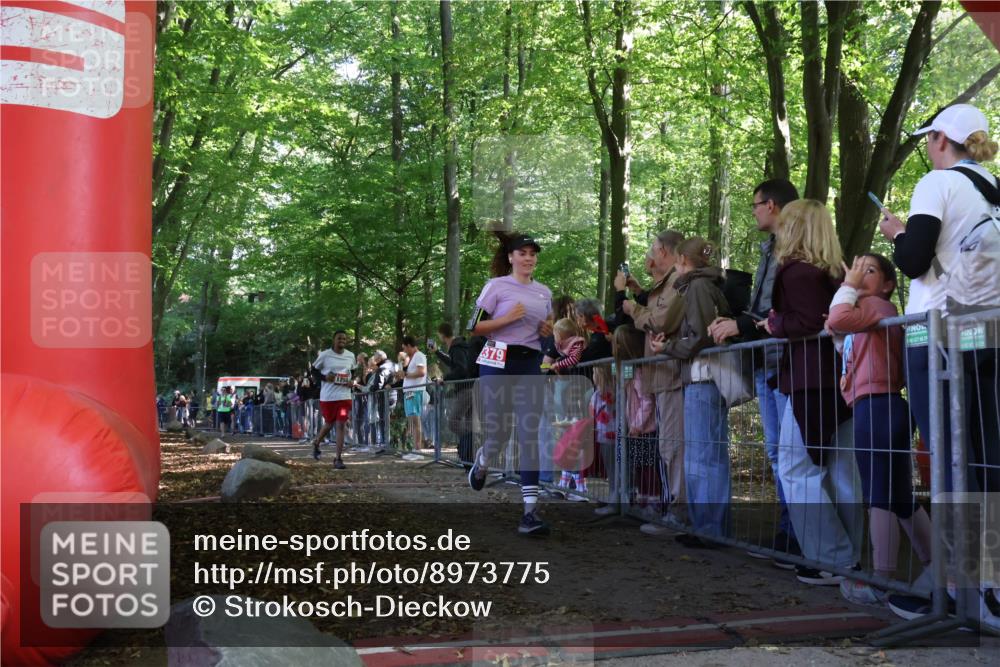 28.09.2025 - 33. Volkslauf durch das schöne Alstertal Strokosch-Dieckow http://msf.ph/oto/8973775 28.09.2025 12:24:08 Ziel 1750, 2298, 2540 meine-sportfotos.de
