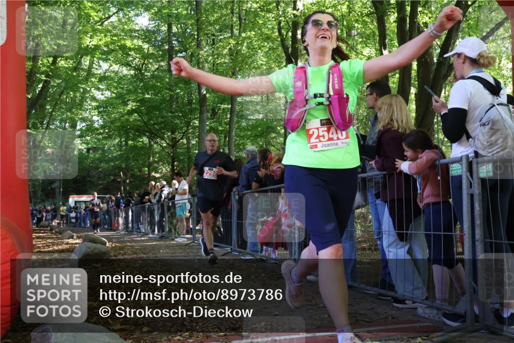 28.09.2025 - 33. Volkslauf durch das schöne Alstertal Strokosch-Dieckow http://msf.ph/oto/8973786 28.09.2025 12:24:15 Ziel 2144, 2298, 2558 meine-sportfotos.de