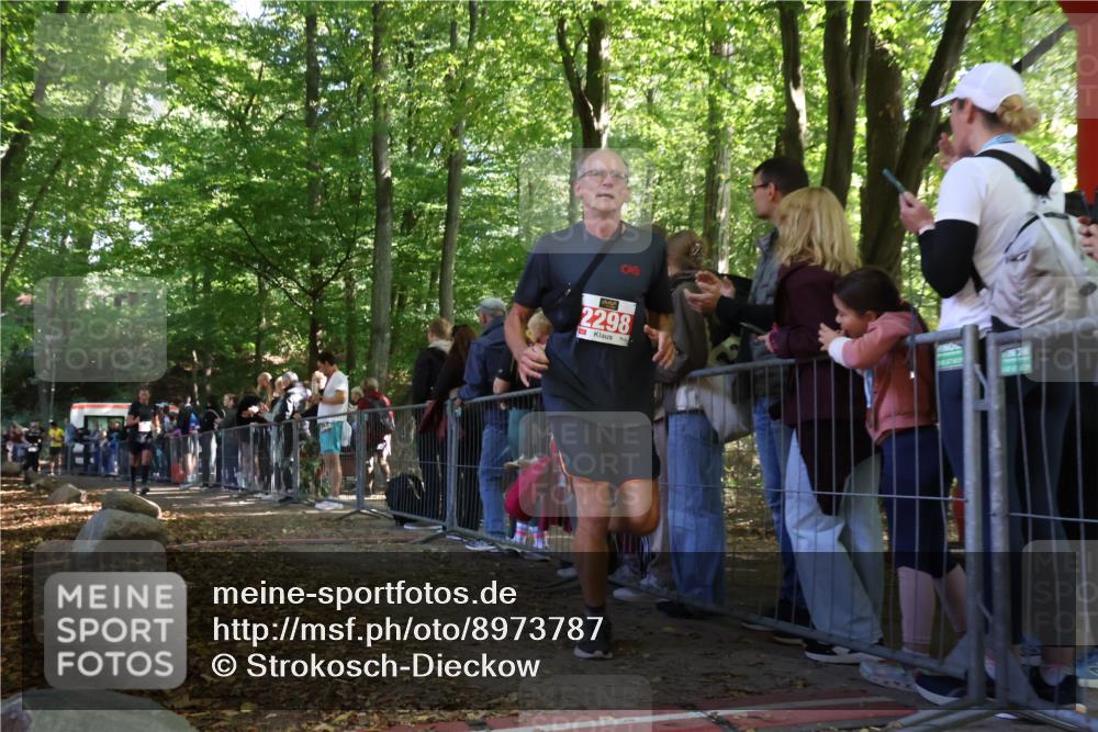 28.09.2025 - 33. Volkslauf durch das schöne Alstertal Strokosch-Dieckow http://msf.ph/oto/8973787 28.09.2025 12:24:16 Ziel 1089, 2144, 2558 meine-sportfotos.de