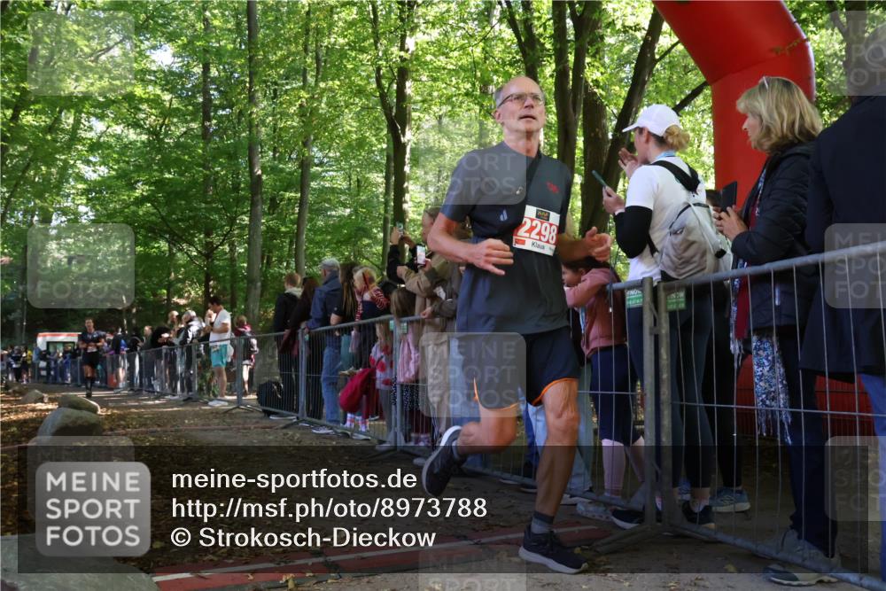 28.09.2025 - 33. Volkslauf durch das schöne Alstertal Strokosch-Dieckow http://msf.ph/oto/8973788 28.09.2025 12:24:16 Ziel 1089, 2144, 2558 meine-sportfotos.de