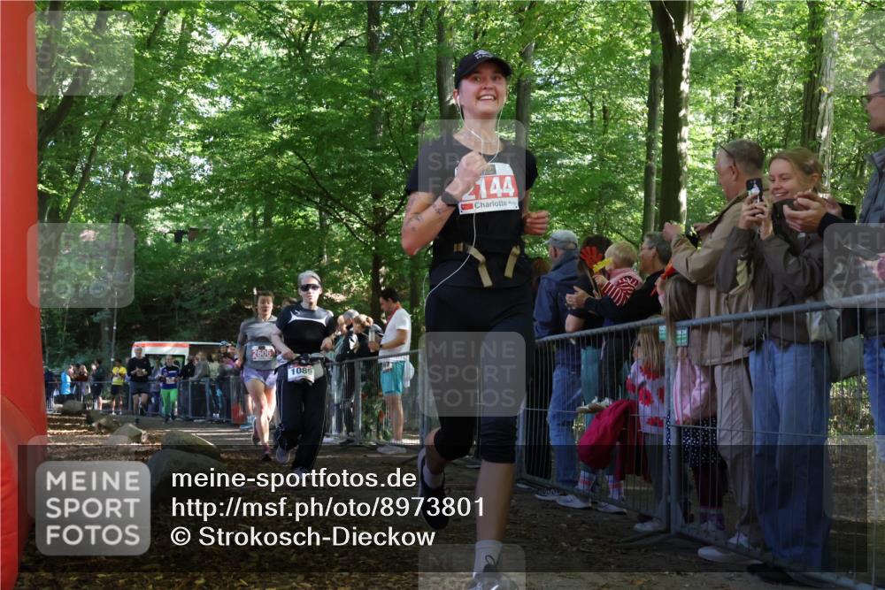 28.09.2025 - 33. Volkslauf durch das schöne Alstertal Strokosch-Dieckow http://msf.ph/oto/8973801 28.09.2025 12:24:25 Ziel 1089, 2144, 2415, 2471, 2472, 2606 meine-sportfotos.de