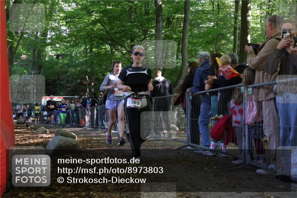 28.09.2025 - 33. Volkslauf durch das schöne Alstertal Strokosch-Dieckow http://msf.ph/oto/8973803 28.09.2025 12:24:26 Ziel 1089, 2415, 2471, 2472, 2606 meine-sportfotos.de