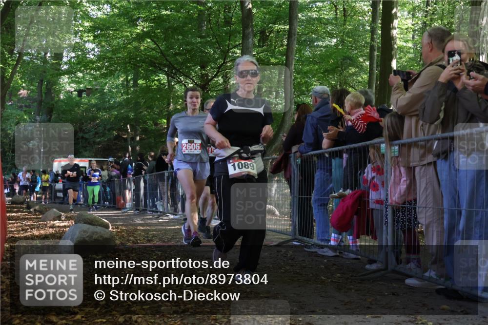 28.09.2025 - 33. Volkslauf durch das schöne Alstertal Strokosch-Dieckow http://msf.ph/oto/8973804 28.09.2025 12:24:26 Ziel 1089, 2415, 2471, 2472, 2606 meine-sportfotos.de