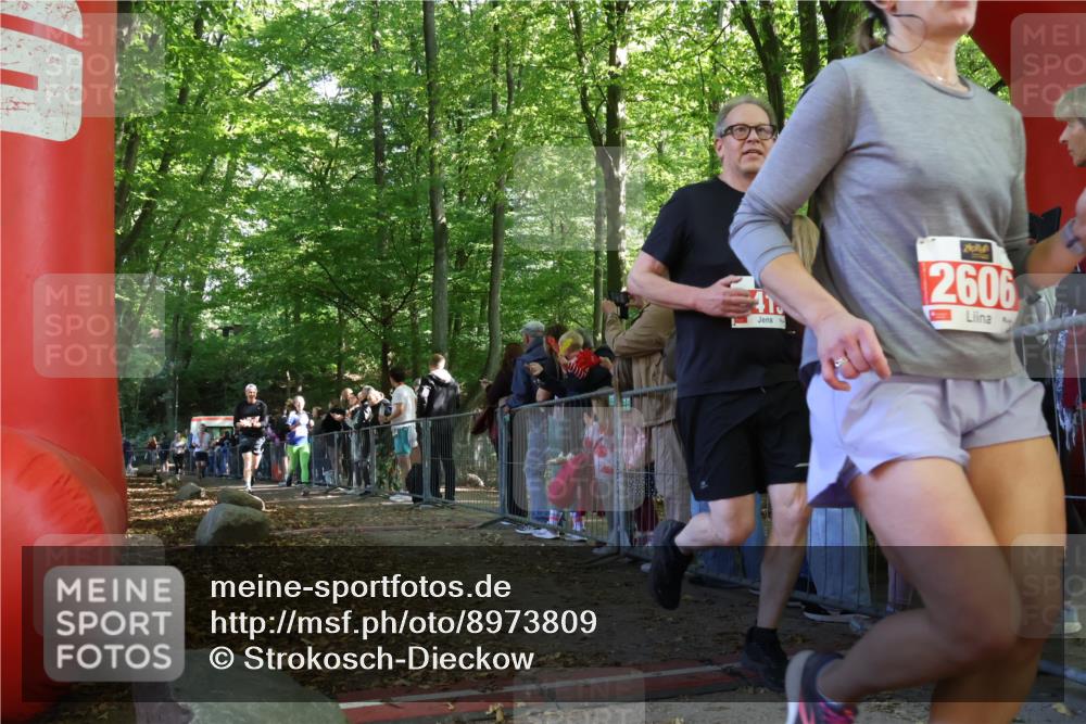 28.09.2025 - 33. Volkslauf durch das schöne Alstertal Strokosch-Dieckow http://msf.ph/oto/8973809 28.09.2025 12:24:28 Ziel 2226, 2424, 2471, 2472 meine-sportfotos.de