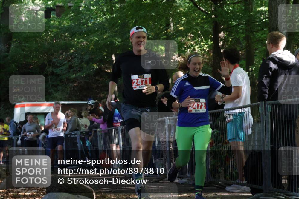 28.09.2025 - 33. Volkslauf durch das schöne Alstertal Strokosch-Dieckow http://msf.ph/oto/8973810 28.09.2025 12:24:30 Ziel 2226, 2424, 2471, 2472 meine-sportfotos.de