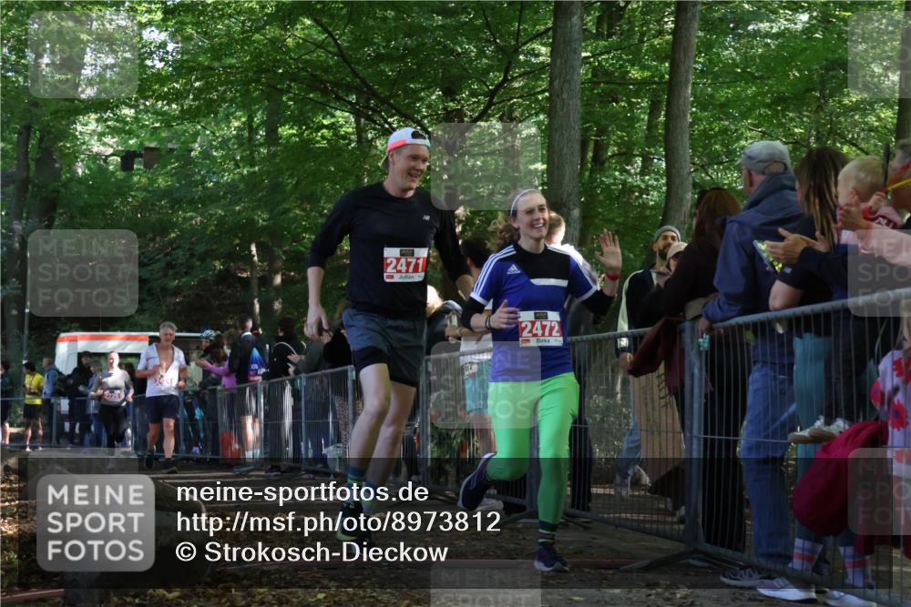 28.09.2025 - 33. Volkslauf durch das schöne Alstertal Strokosch-Dieckow http://msf.ph/oto/8973812 28.09.2025 12:24:31 Ziel 2226, 2424, 2471, 2472 meine-sportfotos.de