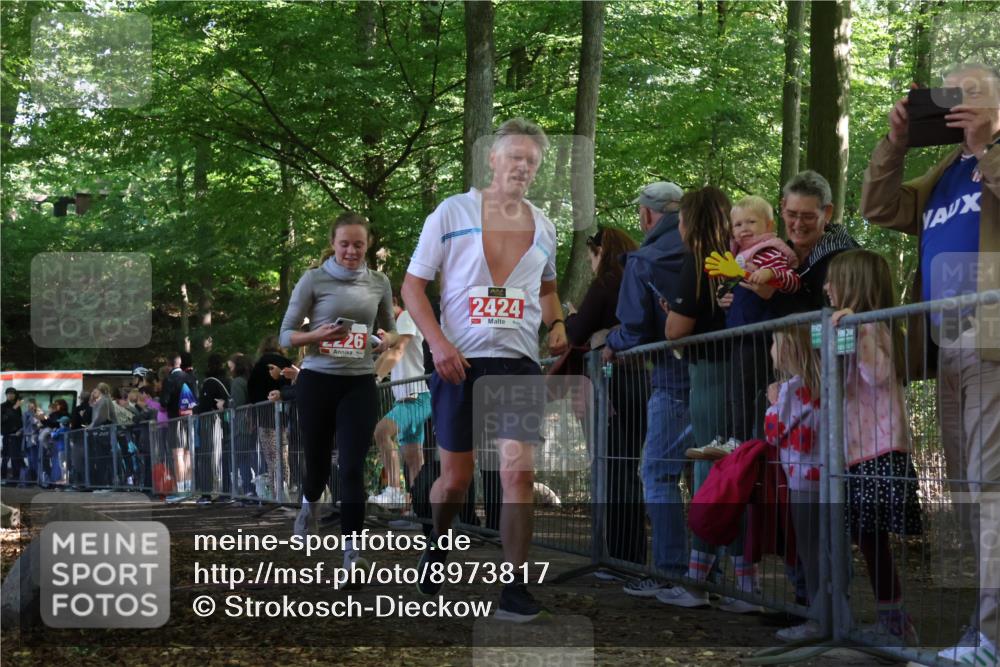 28.09.2025 - 33. Volkslauf durch das schöne Alstertal Strokosch-Dieckow http://msf.ph/oto/8973817 28.09.2025 12:24:37 Ziel 2104, 2226, 2424 meine-sportfotos.de