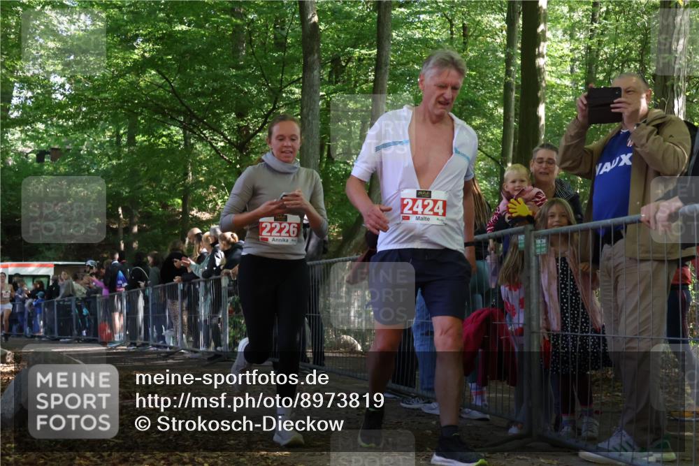 28.09.2025 - 33. Volkslauf durch das schöne Alstertal Strokosch-Dieckow http://msf.ph/oto/8973819 28.09.2025 12:24:37 Ziel 2104, 2226, 2424 meine-sportfotos.de