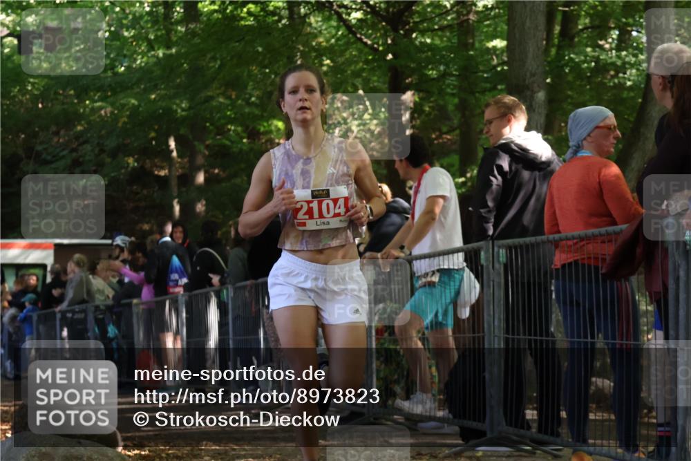 28.09.2025 - 33. Volkslauf durch das schöne Alstertal Strokosch-Dieckow http://msf.ph/oto/8973823 28.09.2025 12:24:43 Ziel 2104, 2599 meine-sportfotos.de