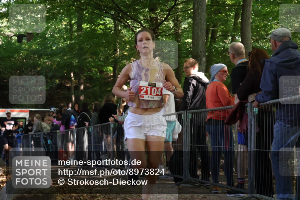 28.09.2025 - 33. Volkslauf durch das schöne Alstertal Strokosch-Dieckow http://msf.ph/oto/8973824 28.09.2025 12:24:43 Ziel 2104, 2599 meine-sportfotos.de