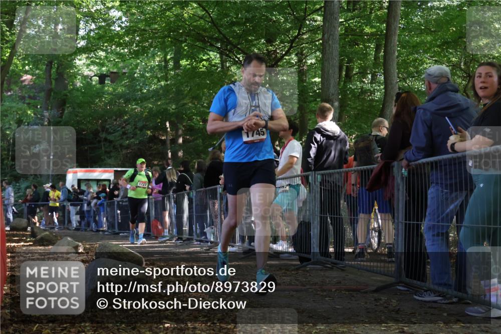 28.09.2025 - 33. Volkslauf durch das schöne Alstertal Strokosch-Dieckow http://msf.ph/oto/8973829 28.09.2025 12:24:54 Ziel 1727, 1745, 2194 meine-sportfotos.de