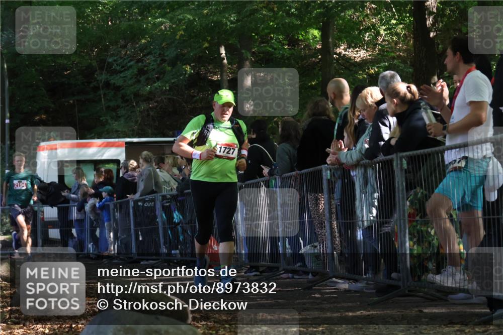 28.09.2025 - 33. Volkslauf durch das schöne Alstertal Strokosch-Dieckow http://msf.ph/oto/8973832 28.09.2025 12:24:56 Ziel 1727, 2194 meine-sportfotos.de