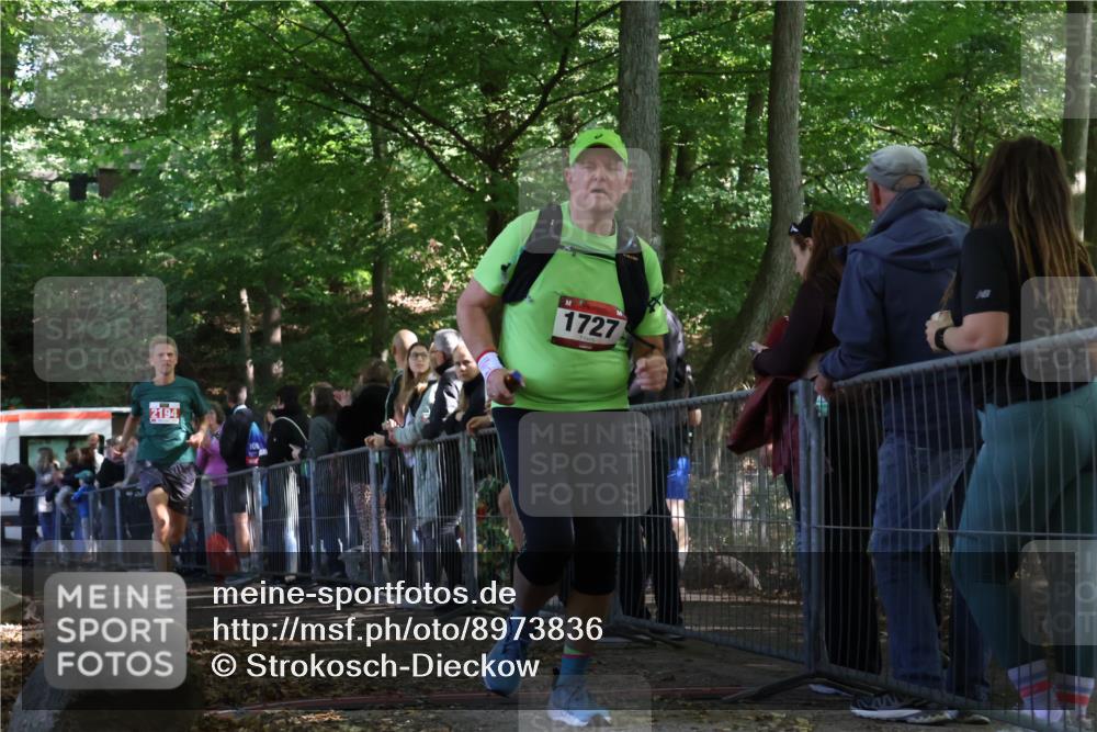 28.09.2025 - 33. Volkslauf durch das schöne Alstertal Strokosch-Dieckow http://msf.ph/oto/8973836 28.09.2025 12:24:59 Ziel 1727, 2136, 2194, 2228 meine-sportfotos.de