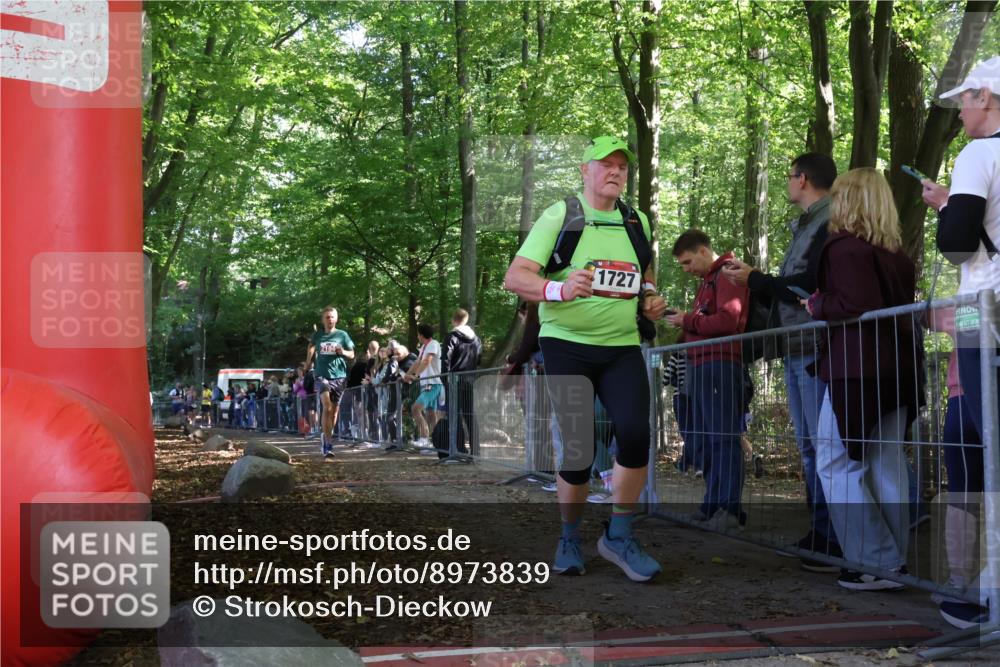 28.09.2025 - 33. Volkslauf durch das schöne Alstertal Strokosch-Dieckow http://msf.ph/oto/8973839 28.09.2025 12:25:00 Ziel 2136, 2194, 2228 meine-sportfotos.de