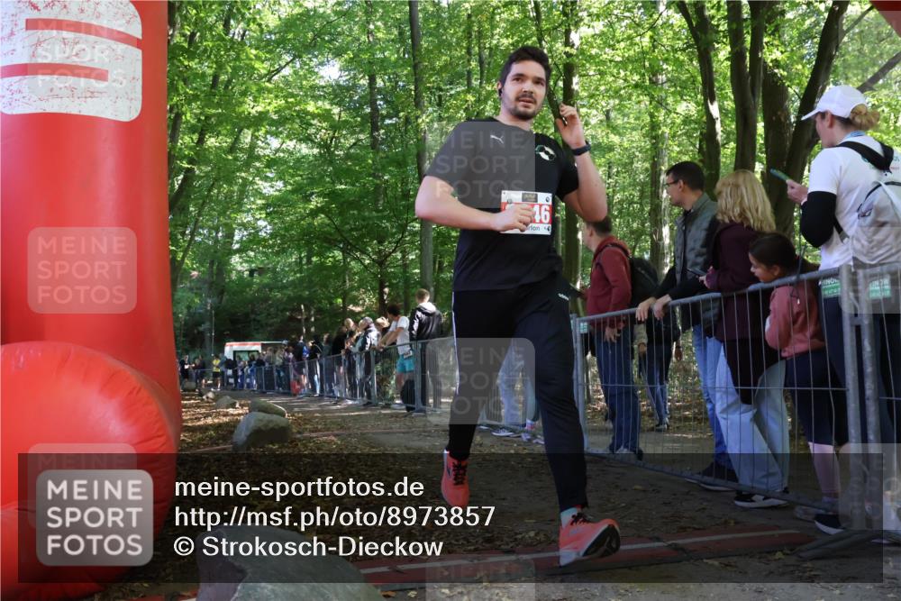 28.09.2025 - 33. Volkslauf durch das schöne Alstertal Strokosch-Dieckow http://msf.ph/oto/8973857 28.09.2025 12:25:13 Ziel 2162 meine-sportfotos.de