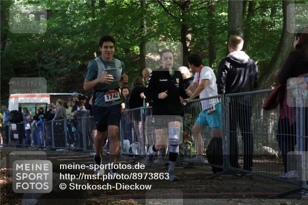 28.09.2025 - 33. Volkslauf durch das schöne Alstertal Strokosch-Dieckow http://msf.ph/oto/8973863 28.09.2025 12:25:26 Ziel 1083, 1742, 2569 meine-sportfotos.de