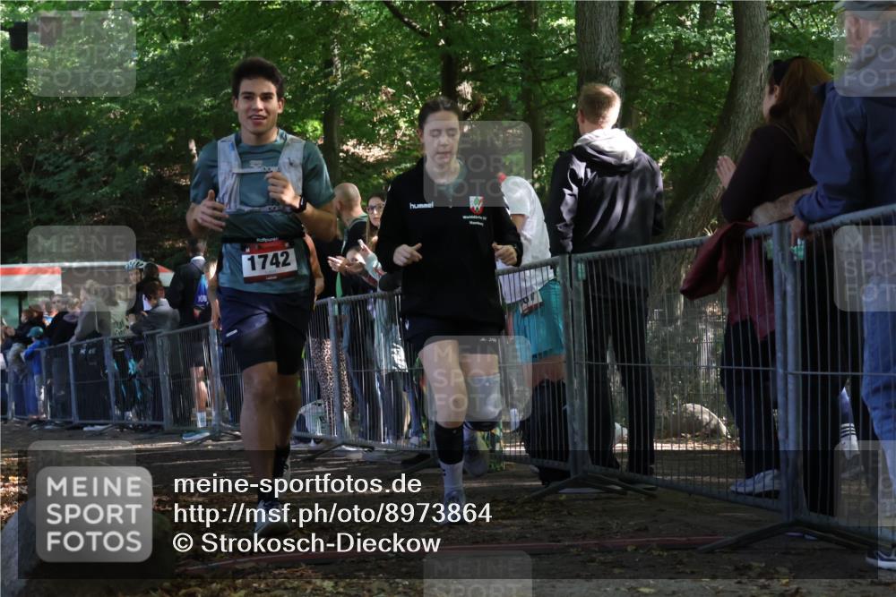 28.09.2025 - 33. Volkslauf durch das schöne Alstertal Strokosch-Dieckow http://msf.ph/oto/8973864 28.09.2025 12:25:27 Ziel 1083, 1742, 2569 meine-sportfotos.de
