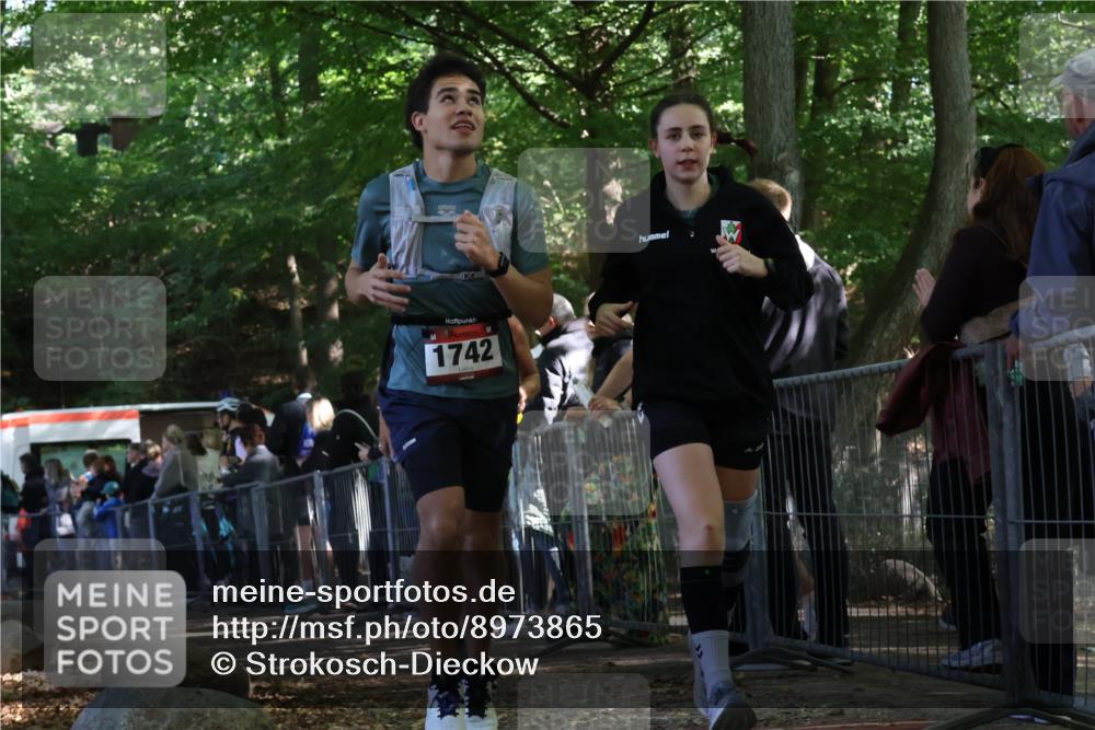 28.09.2025 - 33. Volkslauf durch das schöne Alstertal Strokosch-Dieckow http://msf.ph/oto/8973865 28.09.2025 12:25:27 Ziel 1083, 1742, 2569 meine-sportfotos.de
