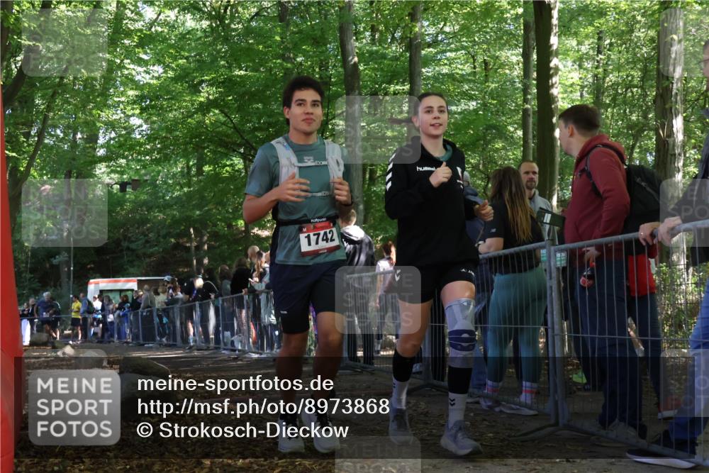 28.09.2025 - 33. Volkslauf durch das schöne Alstertal Strokosch-Dieckow http://msf.ph/oto/8973868 28.09.2025 12:25:28 Ziel 1083, 1742, 2569 meine-sportfotos.de