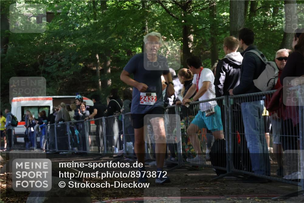 28.09.2025 - 33. Volkslauf durch das schöne Alstertal Strokosch-Dieckow http://msf.ph/oto/8973872 28.09.2025 12:25:37 Ziel 1068, 2432 meine-sportfotos.de