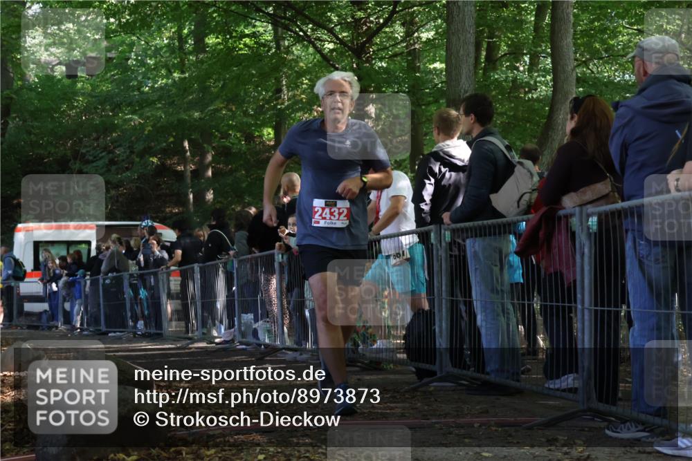 28.09.2025 - 33. Volkslauf durch das schöne Alstertal Strokosch-Dieckow http://msf.ph/oto/8973873 28.09.2025 12:25:38 Ziel 1068, 2432 meine-sportfotos.de
