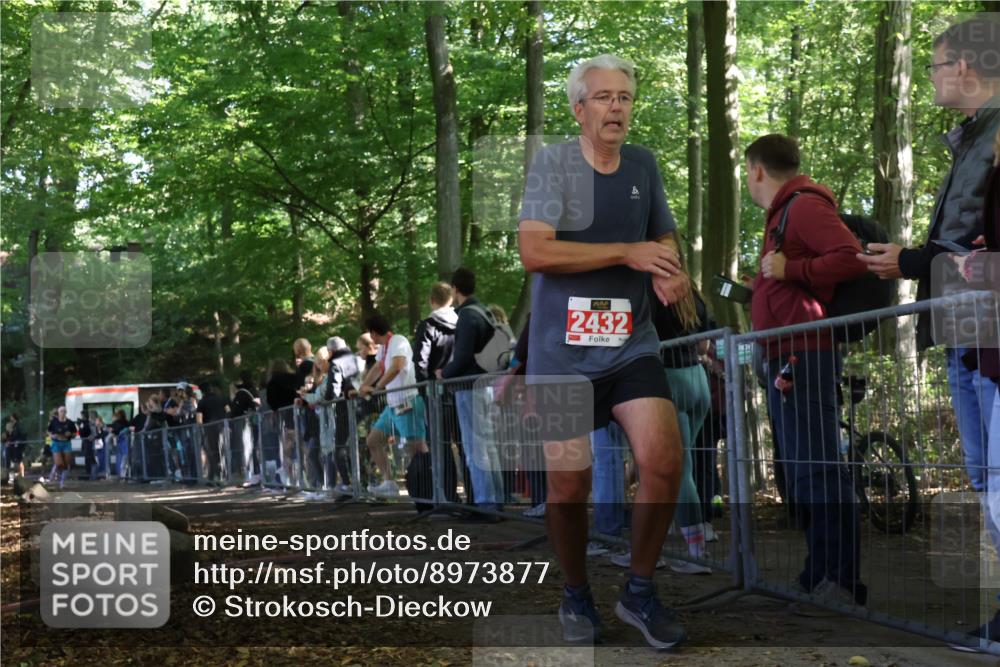 28.09.2025 - 33. Volkslauf durch das schöne Alstertal Strokosch-Dieckow http://msf.ph/oto/8973877 28.09.2025 12:25:40 Ziel 1068 meine-sportfotos.de