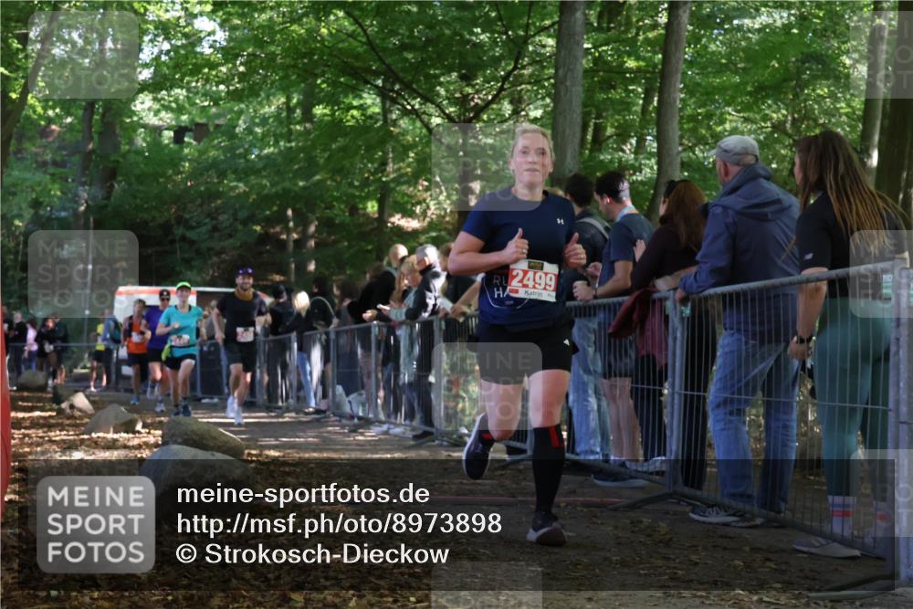 28.09.2025 - 33. Volkslauf durch das schöne Alstertal Strokosch-Dieckow http://msf.ph/oto/8973898 28.09.2025 12:26:12 Ziel 2449, 2450, 2499, 2590, 2631, 2991 meine-sportfotos.de