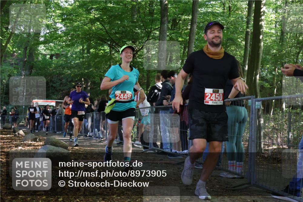 28.09.2025 - 33. Volkslauf durch das schöne Alstertal Strokosch-Dieckow http://msf.ph/oto/8973905 28.09.2025 12:26:16 Ziel 2449, 2450, 2516, 2590, 2630, 2631, 2991 meine-sportfotos.de