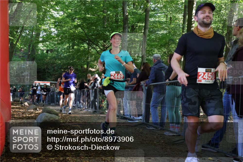 28.09.2025 - 33. Volkslauf durch das schöne Alstertal Strokosch-Dieckow http://msf.ph/oto/8973906 28.09.2025 12:26:16 Ziel 2449, 2450, 2516, 2590, 2630, 2631, 2991 meine-sportfotos.de