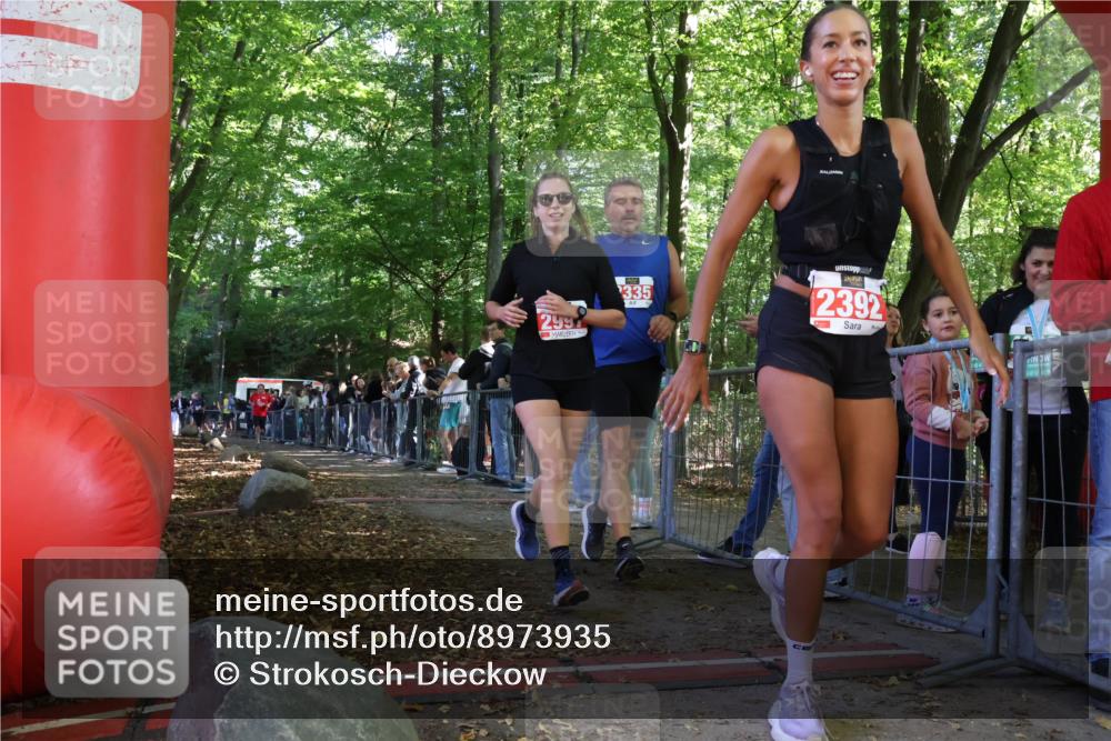 28.09.2025 - 33. Volkslauf durch das schöne Alstertal Strokosch-Dieckow http://msf.ph/oto/8973935 28.09.2025 12:26:35 Ziel 2335, 2364 meine-sportfotos.de