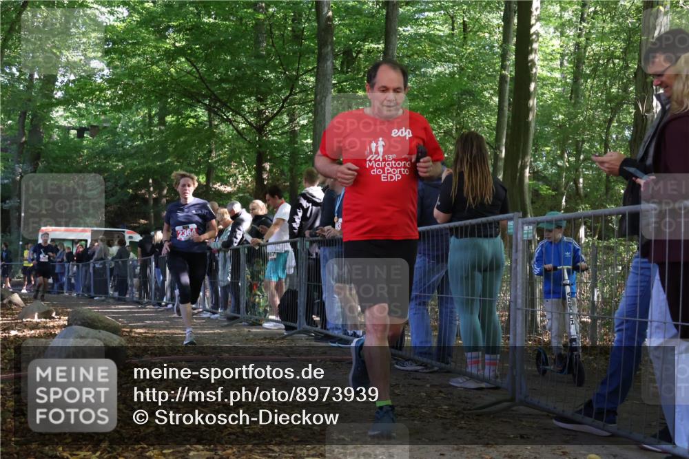 28.09.2025 - 33. Volkslauf durch das schöne Alstertal Strokosch-Dieckow http://msf.ph/oto/8973939 28.09.2025 12:26:42 Ziel 2208, 2364 meine-sportfotos.de