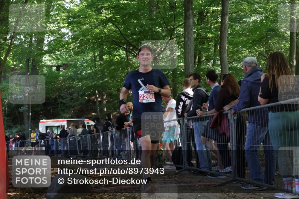 28.09.2025 - 33. Volkslauf durch das schöne Alstertal Strokosch-Dieckow http://msf.ph/oto/8973943 28.09.2025 12:26:50 Ziel 2208 meine-sportfotos.de