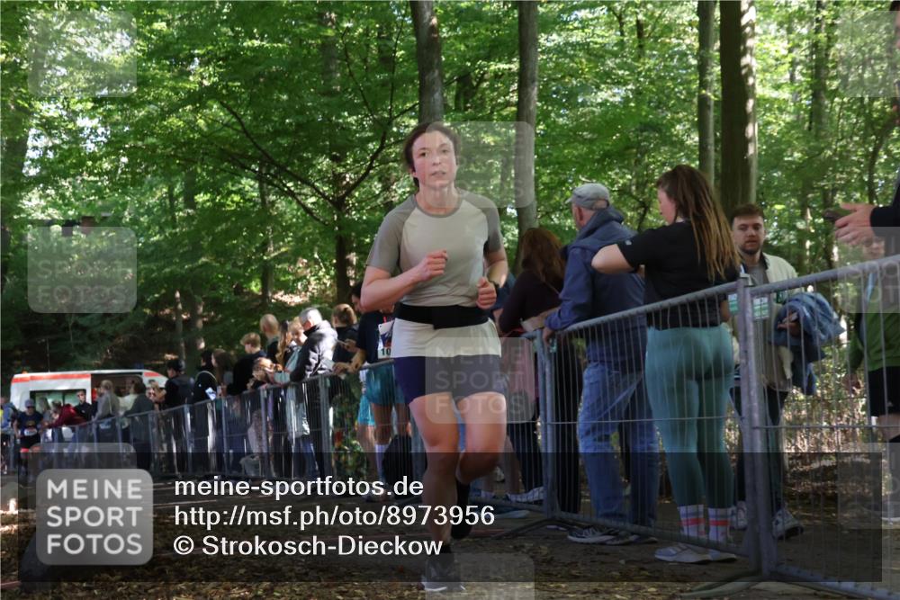 28.09.2025 - 33. Volkslauf durch das schöne Alstertal Strokosch-Dieckow http://msf.ph/oto/8973956 28.09.2025 12:27:05 Ziel 1094, 3960 meine-sportfotos.de