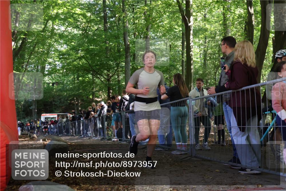 28.09.2025 - 33. Volkslauf durch das schöne Alstertal Strokosch-Dieckow http://msf.ph/oto/8973957 28.09.2025 12:27:06 Ziel 1094, 1751 meine-sportfotos.de