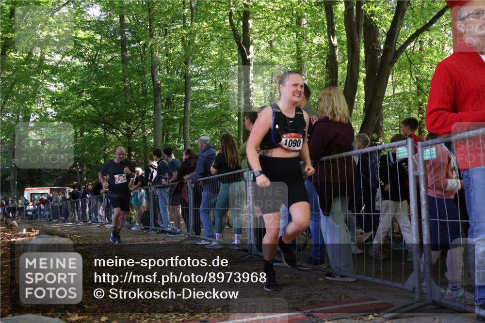 28.09.2025 - 33. Volkslauf durch das schöne Alstertal Strokosch-Dieckow http://msf.ph/oto/8973968 28.09.2025 12:27:18 Ziel 2384 meine-sportfotos.de