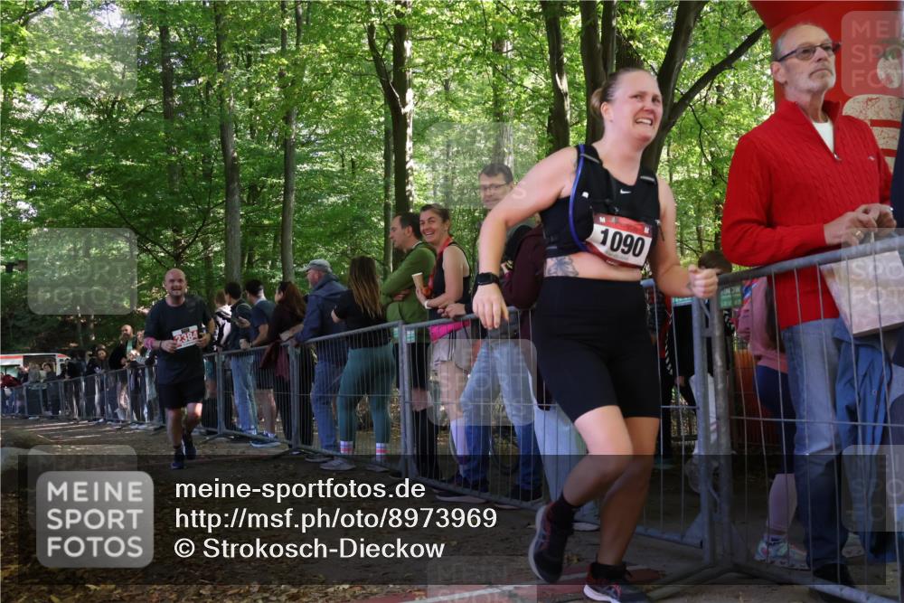 28.09.2025 - 33. Volkslauf durch das schöne Alstertal Strokosch-Dieckow http://msf.ph/oto/8973969 28.09.2025 12:27:18 Ziel 2384 meine-sportfotos.de