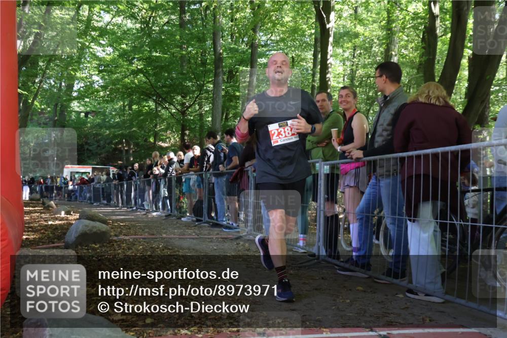 28.09.2025 - 33. Volkslauf durch das schöne Alstertal Strokosch-Dieckow http://msf.ph/oto/8973971 28.09.2025 12:27:19 Ziel  meine-sportfotos.de