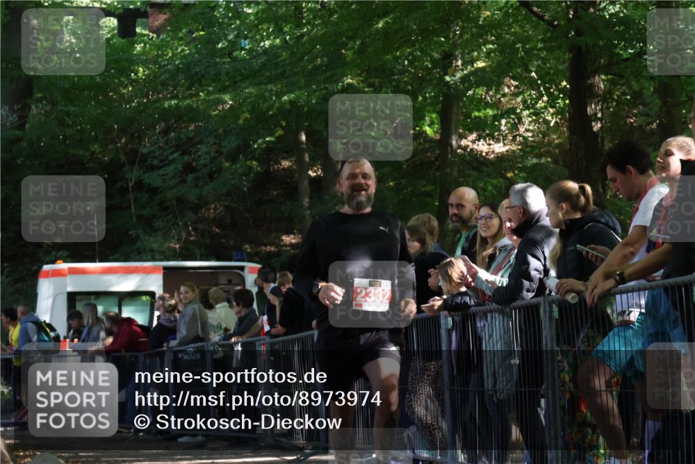 28.09.2025 - 33. Volkslauf durch das schöne Alstertal Strokosch-Dieckow http://msf.ph/oto/8973974 28.09.2025 12:27:53 Ziel 2332 meine-sportfotos.de