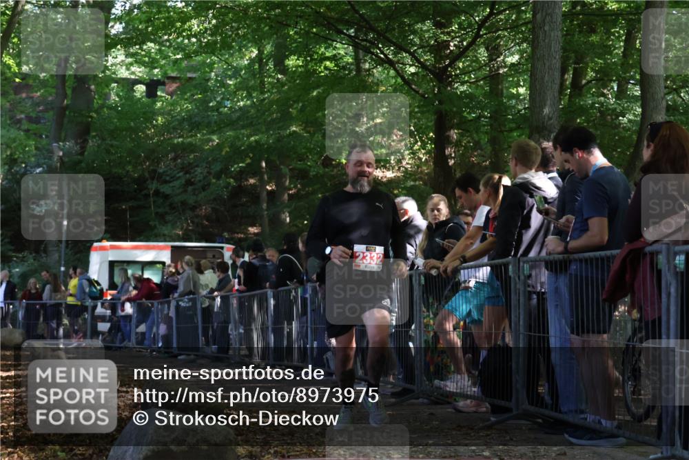 28.09.2025 - 33. Volkslauf durch das schöne Alstertal Strokosch-Dieckow http://msf.ph/oto/8973975 28.09.2025 12:27:54 Ziel 2332 meine-sportfotos.de