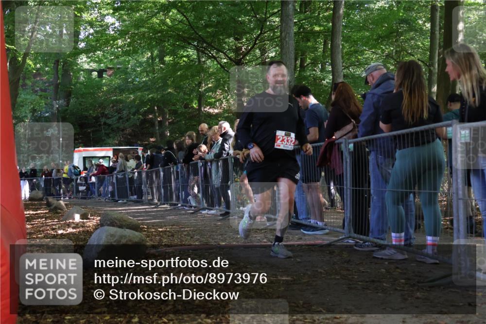 28.09.2025 - 33. Volkslauf durch das schöne Alstertal Strokosch-Dieckow http://msf.ph/oto/8973976 28.09.2025 12:27:55 Ziel 2332 meine-sportfotos.de