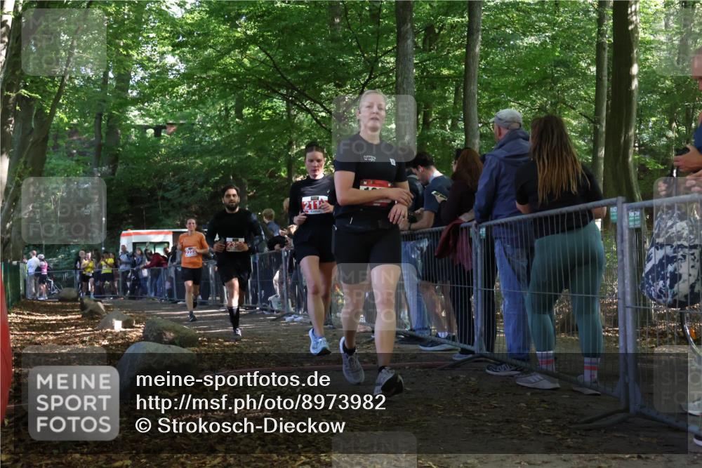 28.09.2025 - 33. Volkslauf durch das schöne Alstertal Strokosch-Dieckow http://msf.ph/oto/8973982 28.09.2025 12:28:15 Ziel 1095, 2113, 2222, 2304, 2469 meine-sportfotos.de