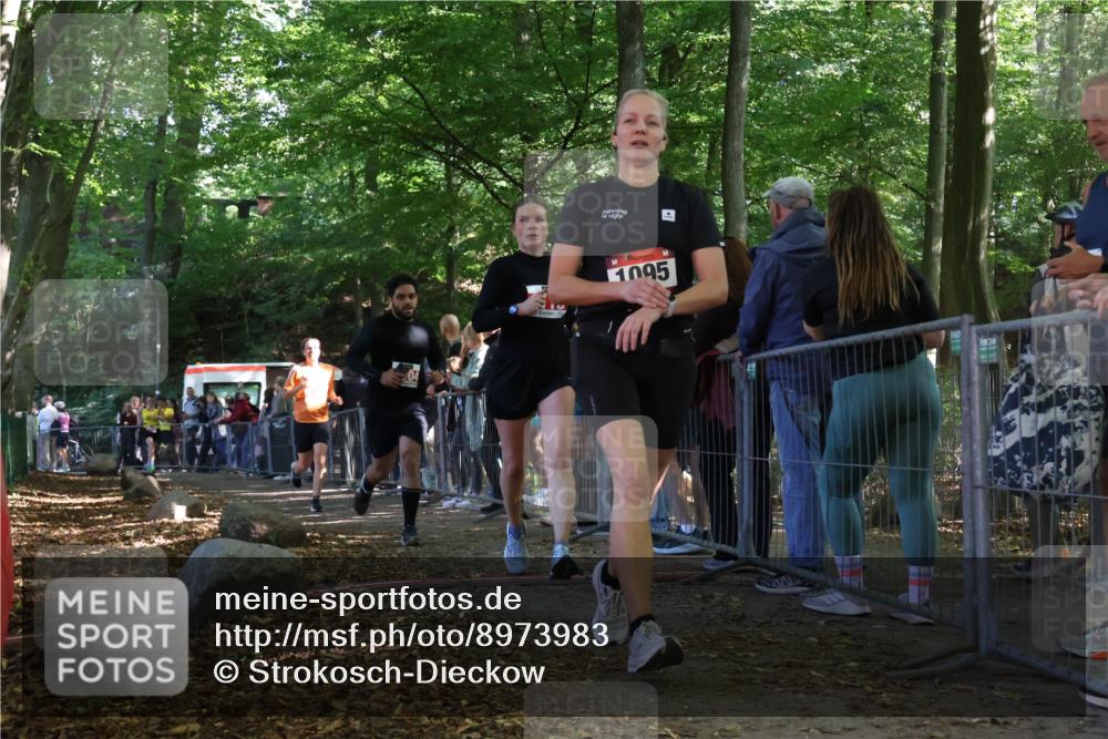 28.09.2025 - 33. Volkslauf durch das schöne Alstertal Strokosch-Dieckow http://msf.ph/oto/8973983 28.09.2025 12:28:15 Ziel 1095, 2113, 2222, 2304, 2469 meine-sportfotos.de