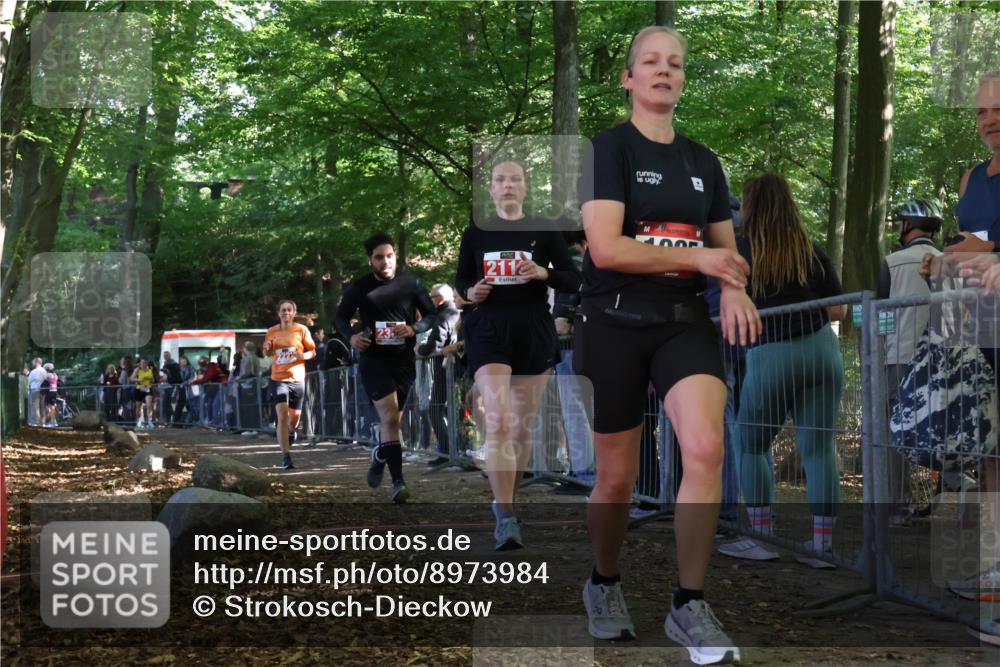 28.09.2025 - 33. Volkslauf durch das schöne Alstertal Strokosch-Dieckow http://msf.ph/oto/8973984 28.09.2025 12:28:16 Ziel 2113, 2222, 2304, 2469 meine-sportfotos.de